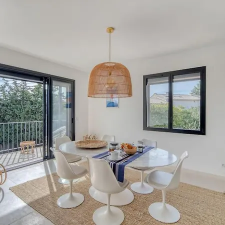 4 Etoiles, 250m2, Piscine, Parking, Vue Villa