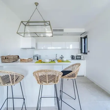 4 Etoiles, 250m2, Piscine, Parking, Vue *