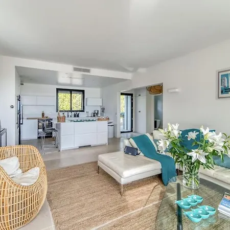 4 Etoiles, 250m2, Piscine, Parking, Vue