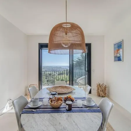 4 Etoiles, 250m2, Piscine, Parking, Vue 别墅 *