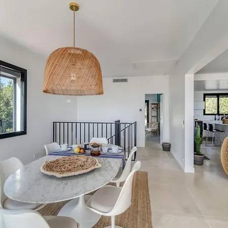 4 étoiles, 250m2, Piscine, Parking, Vue La Croix-Valmer