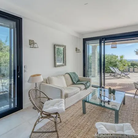 4 Etoiles, 250m2, Piscine, Parking, Vue