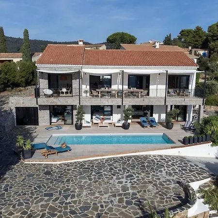 4 Etoiles, 250m2, Piscine, Parking, Vue Villa
